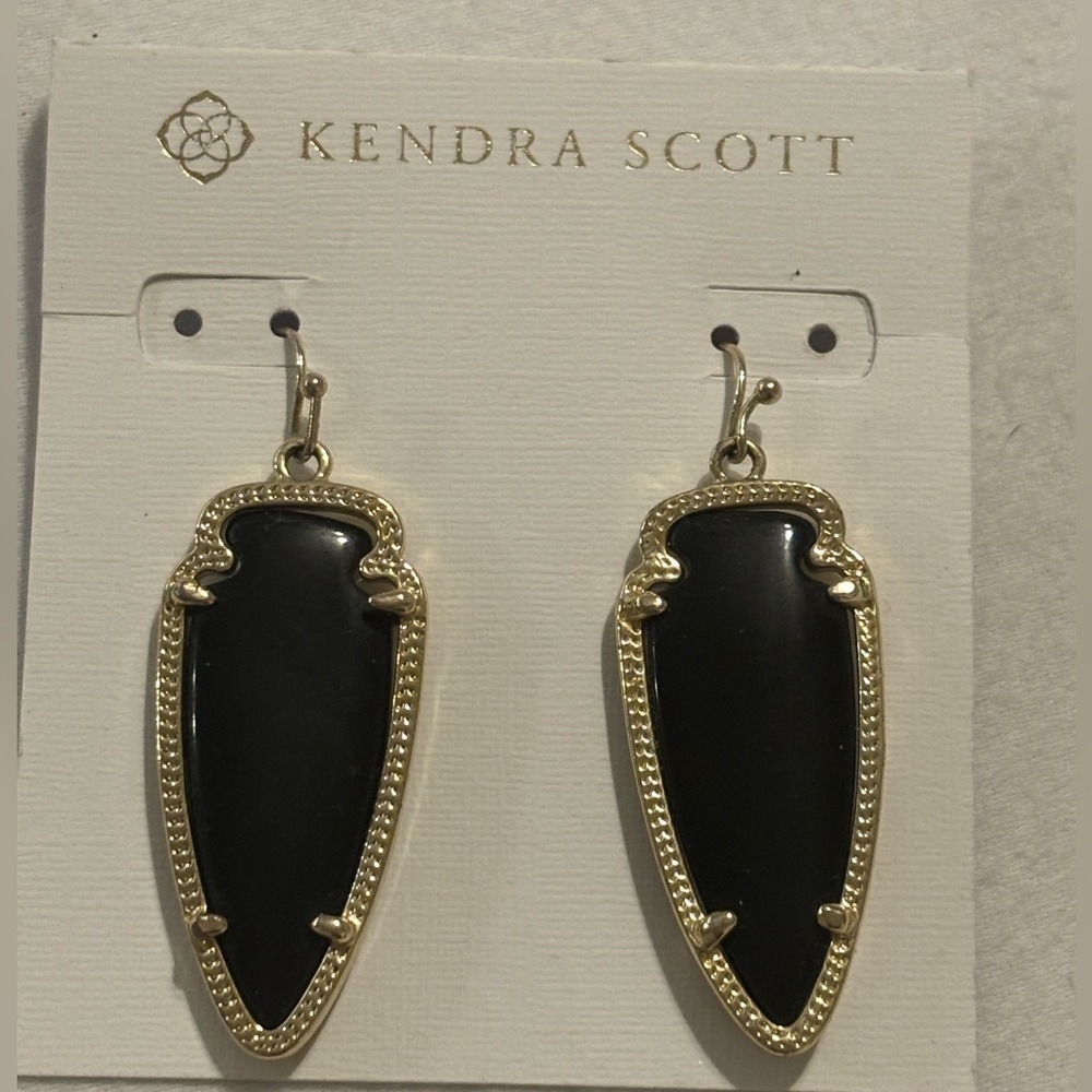 Kendra Scott, Sky black Onyx & gold  arrowhead earrings